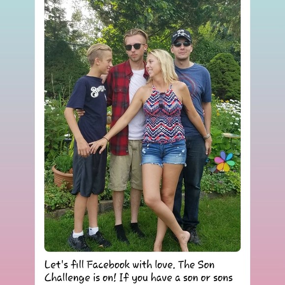 Meet your Posher, Danielle - Picture 1 of 1